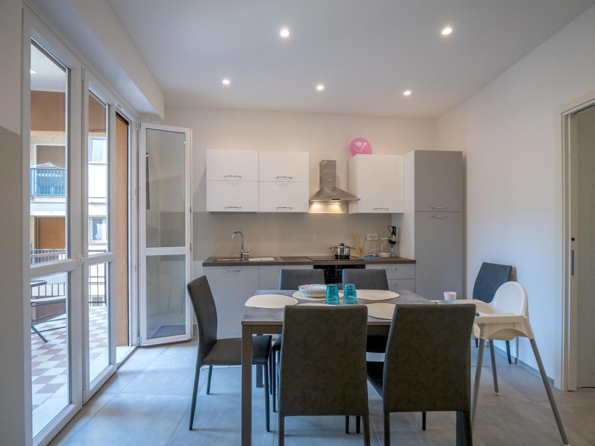 Babyaccomodation Family Bright Pietra Ligure Exterior foto
